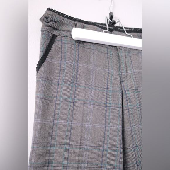 Guess Jeans Dark Gray & Black Stretch Bermuda Shorts - Picture 3 of 6